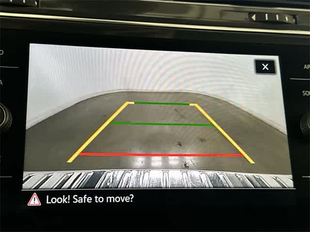 Thumbnail: 2022 Volkswagen Tiguan - 14