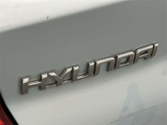 2003 Hyundai Accent  22