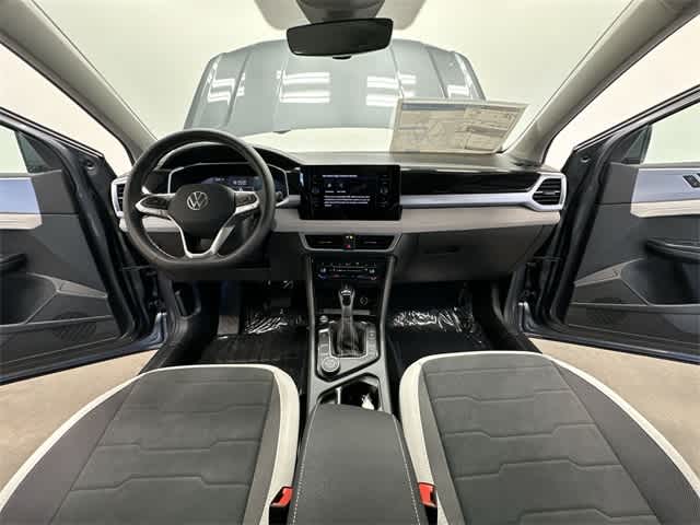 Thumbnail: 2025 Volkswagen Taos - 20