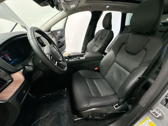 Thumbnail: 2023 Volvo XC60 - 17