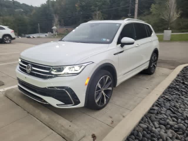 2023 Volkswagen Tiguan SE R-Line -
                Moon Township, PA