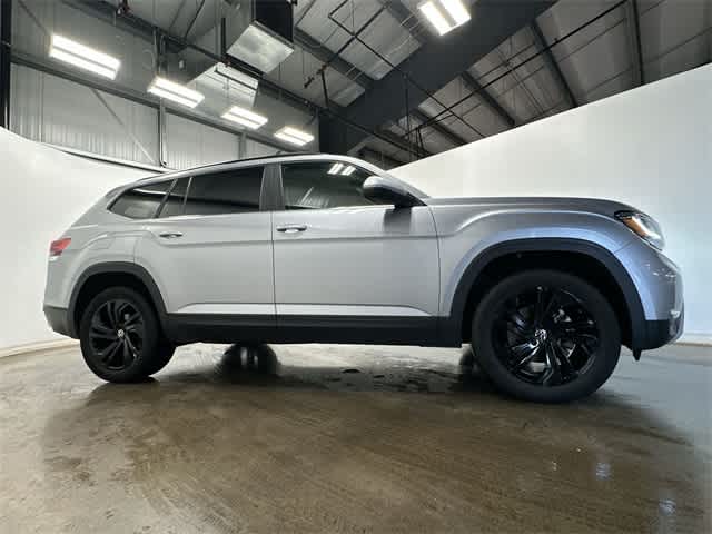 Thumbnail: 2023 Volkswagen Atlas - 3