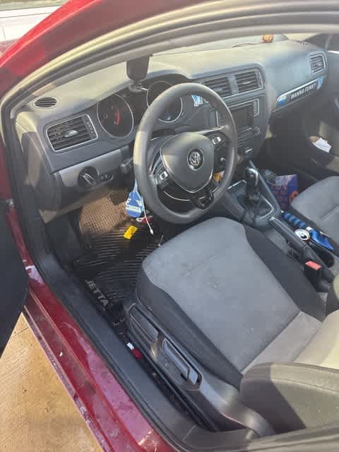 Thumbnail: 2017 Volkswagen Jetta - 10