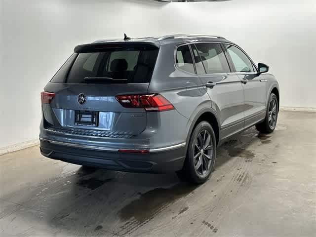 Thumbnail: 2023 Volkswagen Tiguan - 32