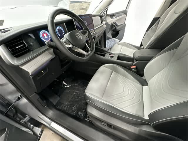 Thumbnail: 2025 Volkswagen Tiguan - 15