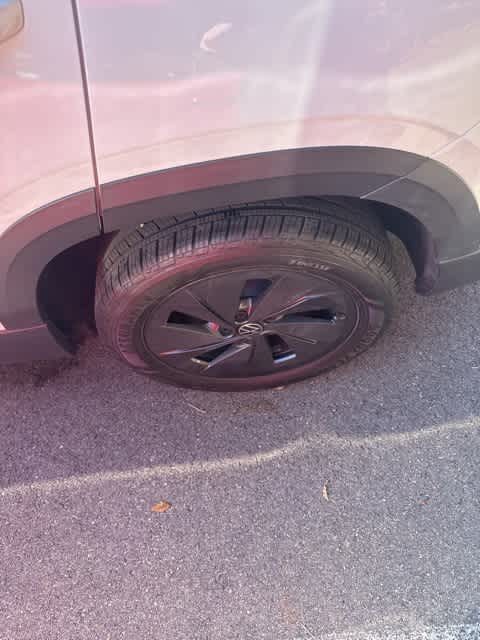 Thumbnail: 2025 Volkswagen Taos - 9