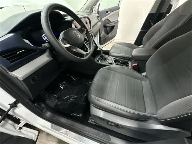 Thumbnail: 2022 Volkswagen Taos - 16