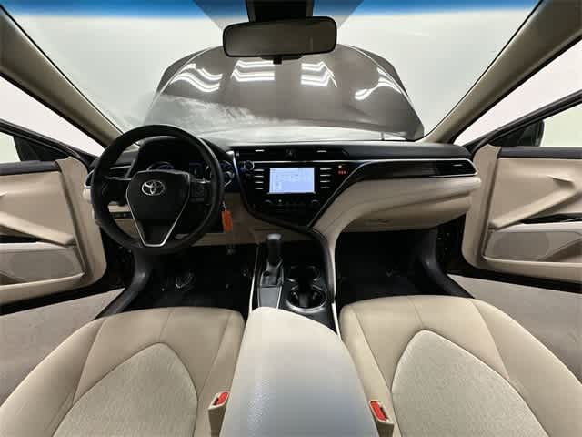 Thumbnail: 2018 Toyota Camry - 18