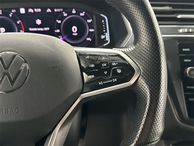 Thumbnail: 2022 Volkswagen Tiguan - 10