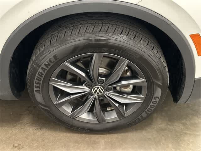 Thumbnail: 2022 Volkswagen Tiguan - 6