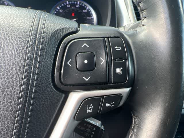 Thumbnail: 2019 Toyota Highlander - 16