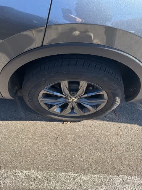 Thumbnail: 2022 Volkswagen Tiguan - 6