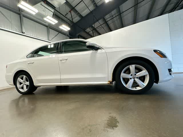 Thumbnail: 2013 Volkswagen Passat - 3