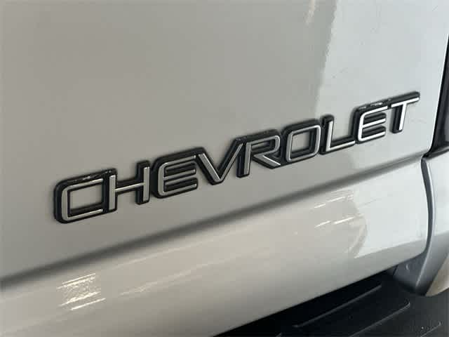 Thumbnail: 2004 Chevrolet Suburban - 23