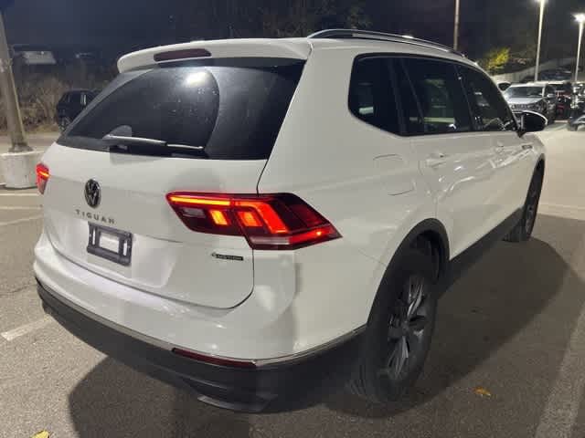 Thumbnail: 2022 Volkswagen Tiguan - 5