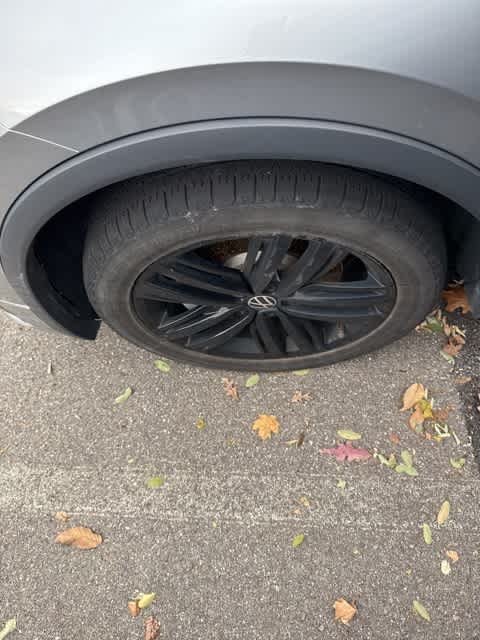 Thumbnail: 2022 Volkswagen Tiguan - 9