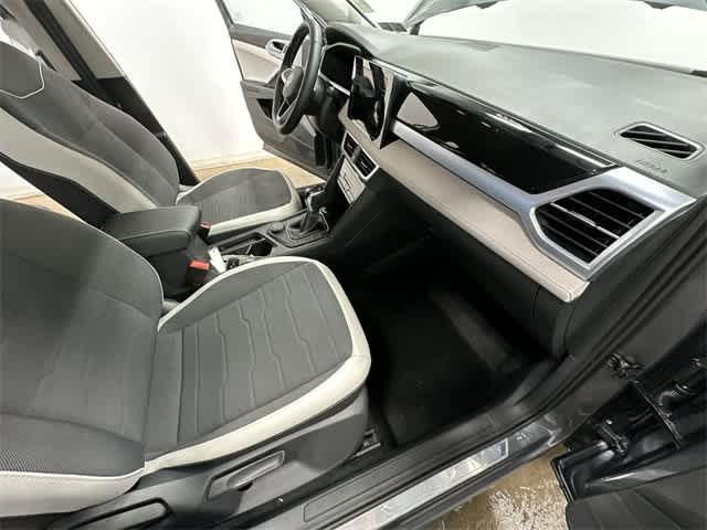 Thumbnail: 2025 Volkswagen Taos - 20