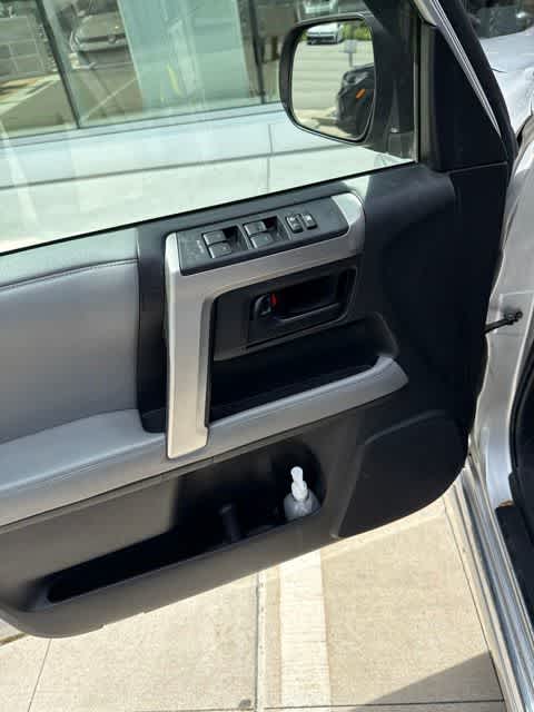 Thumbnail: 2013 Toyota 4Runner - 17