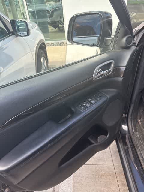 Thumbnail: 2012 Jeep Grand Cherokee - 12