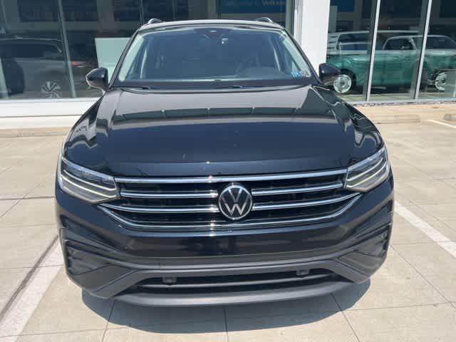 Thumbnail: 2022 Volkswagen Tiguan - 8
