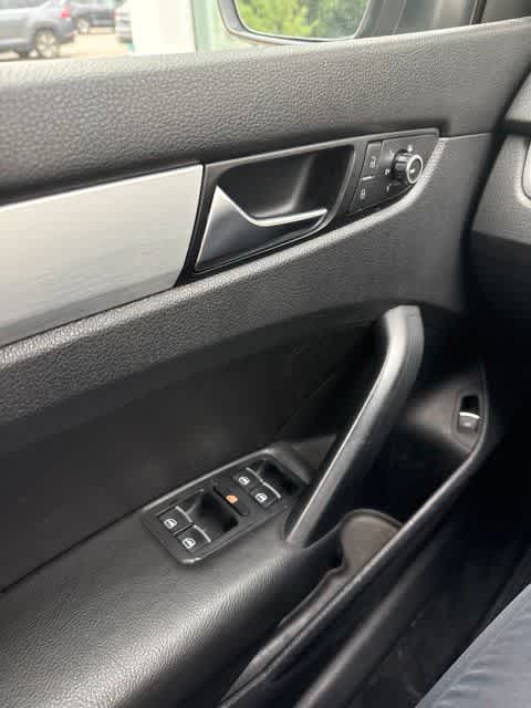Thumbnail: 2013 Volkswagen Passat - 20