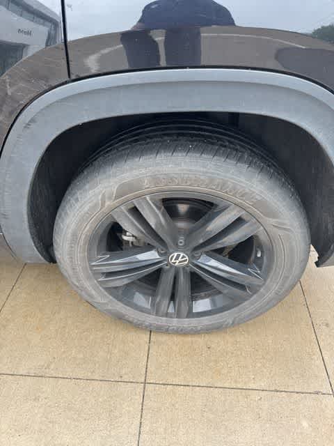 Thumbnail: 2023 Volkswagen Atlas - 9