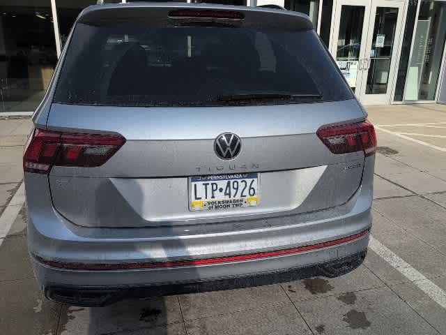 Thumbnail: 2022 Volkswagen Tiguan - 4