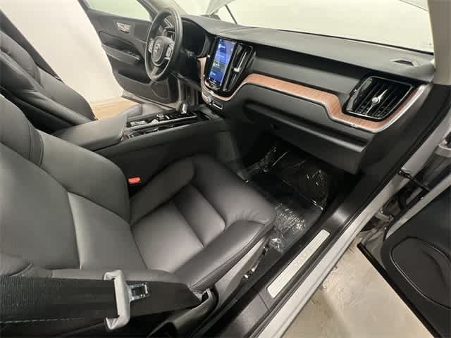 Thumbnail: 2023 Volvo XC60 - 21