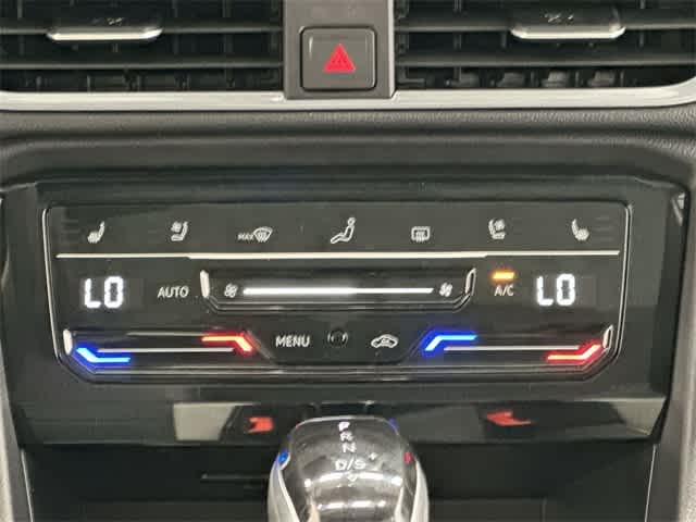 Thumbnail: 2025 Volkswagen Taos - 17