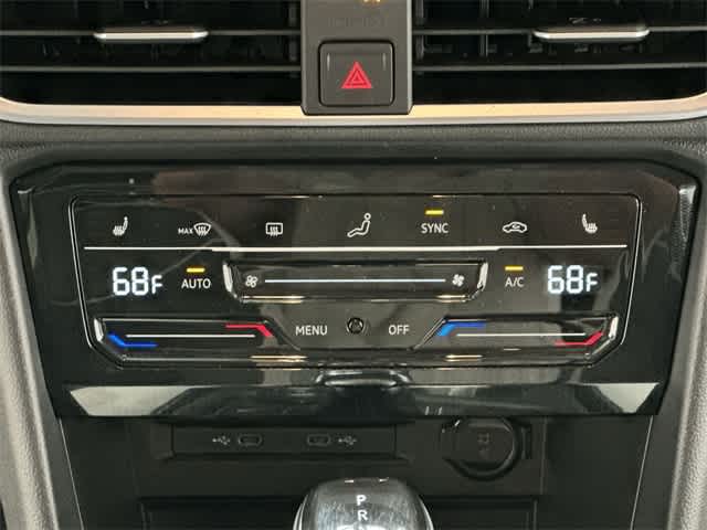 Thumbnail: 2025 Volkswagen Taos - 15