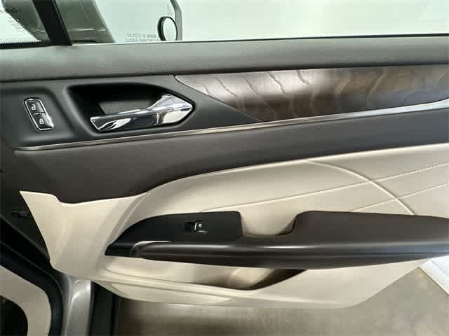 Thumbnail: 2017 Lincoln MKC - 25