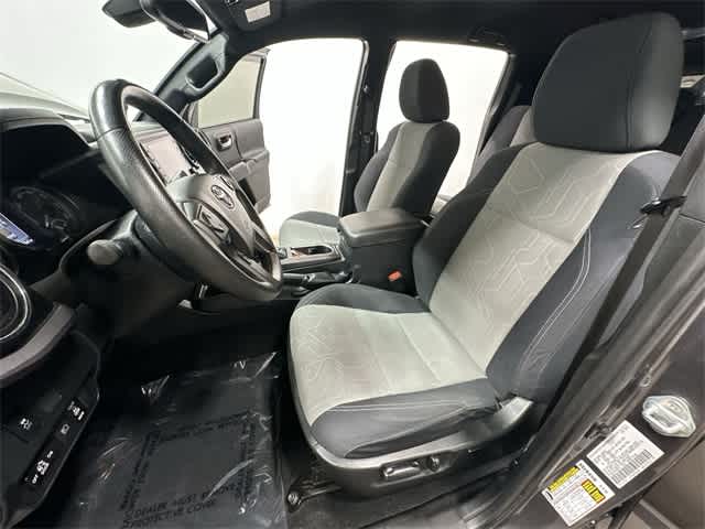 Thumbnail: 2021 Toyota Tacoma - 16