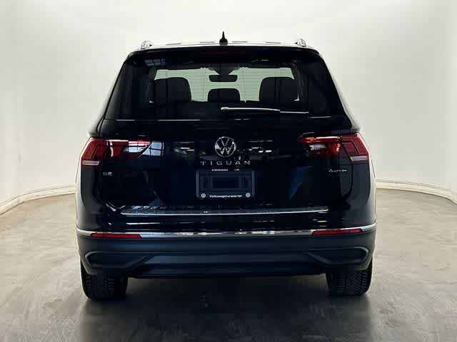 Thumbnail: 2022 Volkswagen Tiguan - 4