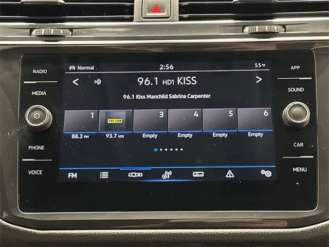 Thumbnail: 2022 Volkswagen Tiguan - 12