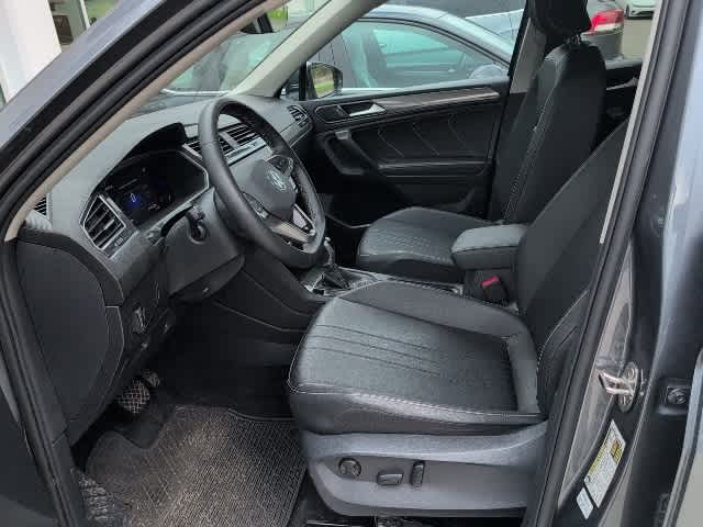 Thumbnail: 2023 Volkswagen Tiguan - 13