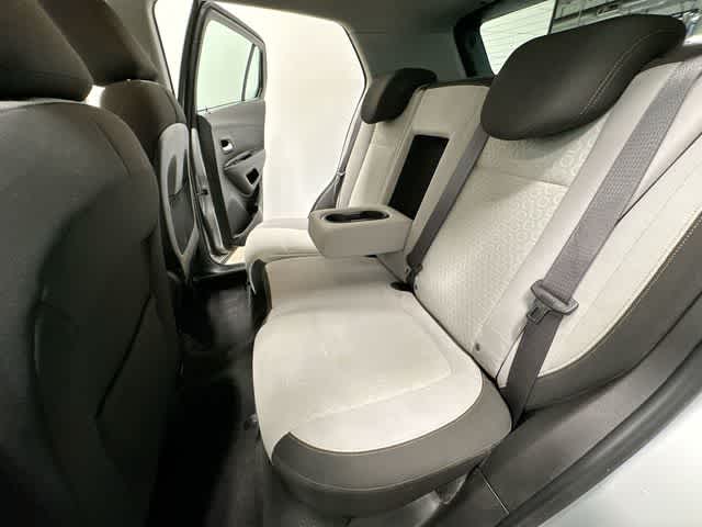 Thumbnail: 2017 Chevrolet Trax - 16
