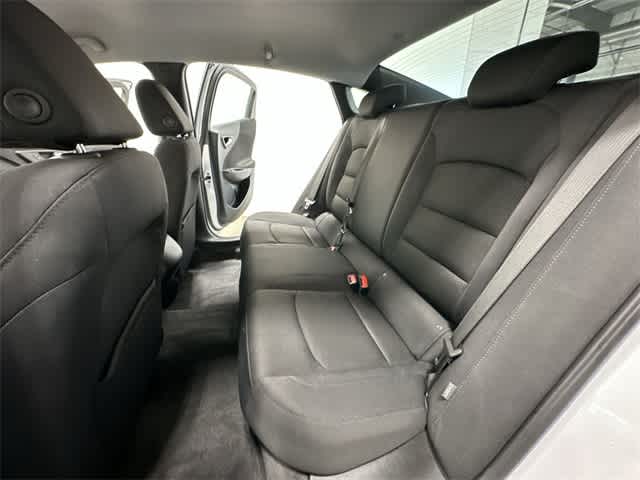 Thumbnail: 2022 Chevrolet Malibu - 18