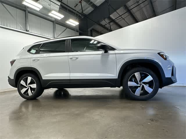 Thumbnail: 2025 Volkswagen Taos - 3