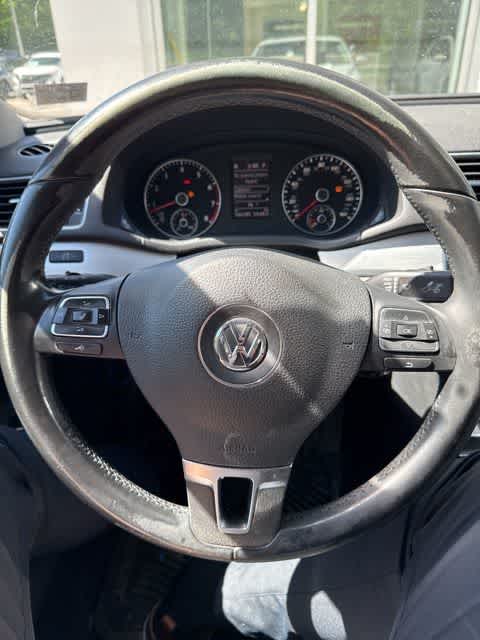 Thumbnail: 2013 Volkswagen Passat - 13