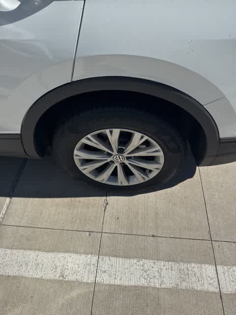 Thumbnail: 2018 Volkswagen Tiguan - 8