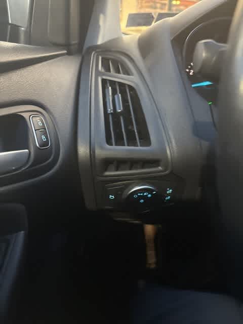 Thumbnail: 2018 Ford Focus - 16