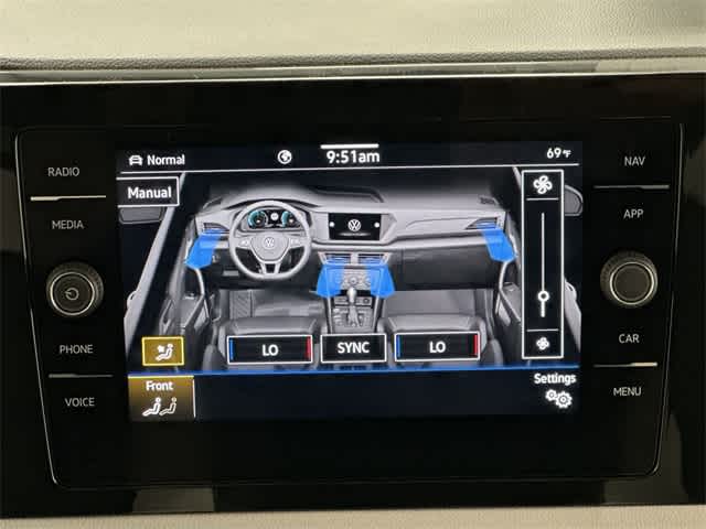 2025 Volkswagen Taos SEL 16