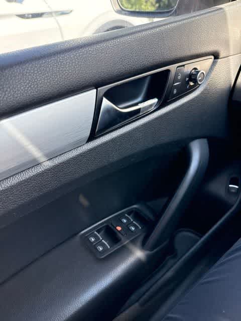 Thumbnail: 2013 Volkswagen Passat - 19
