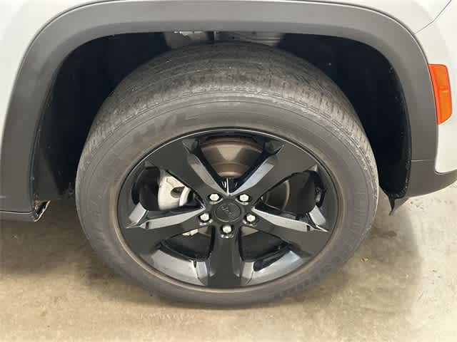 Thumbnail: 2023 Jeep Grand Cherokee - 5