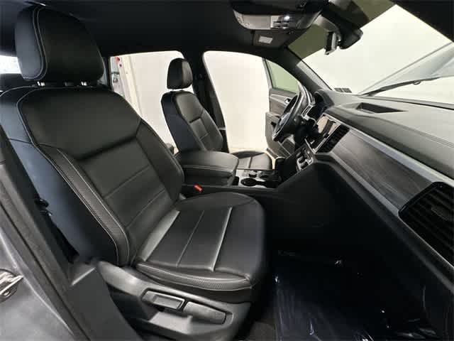 Thumbnail: 2022 Volkswagen Atlas - 22