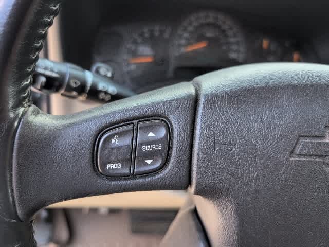 Thumbnail: 2004 Chevrolet Suburban - 15