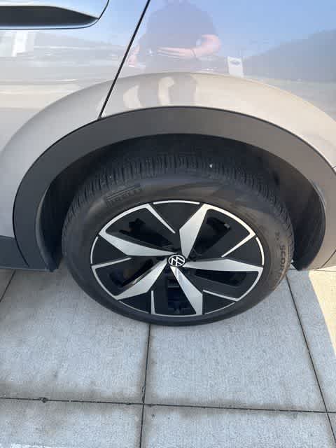 Thumbnail: 2023 Volkswagen ID.4 - 9