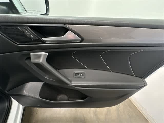 Thumbnail: 2023 Volkswagen Tiguan - 23