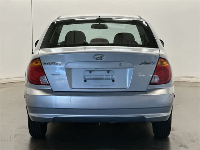 2003 Hyundai Accent  4
