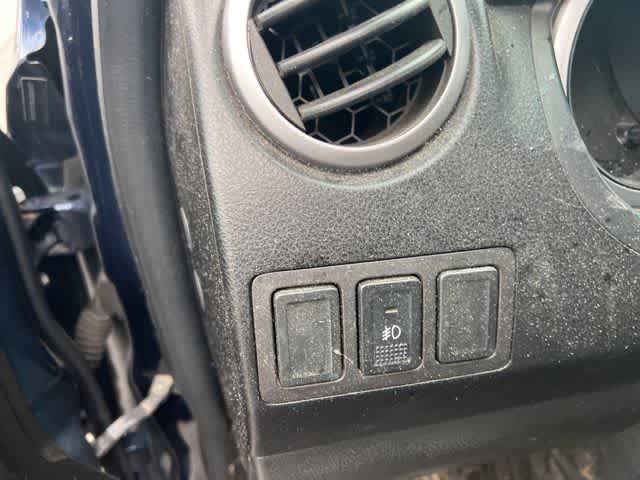 Thumbnail: 2012 Suzuki Grand Vitara - 19